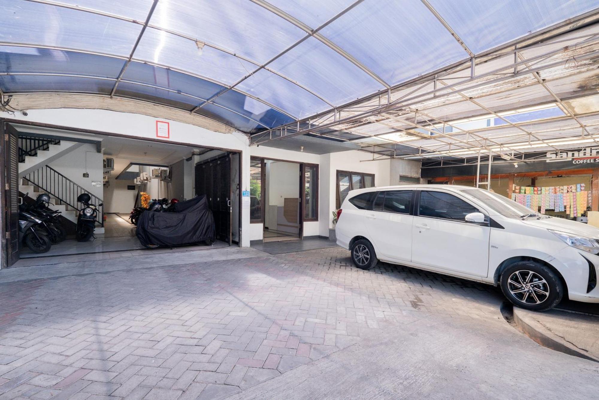 OYO Flagship 90524 Holistay Surabaya New Bagian luar foto