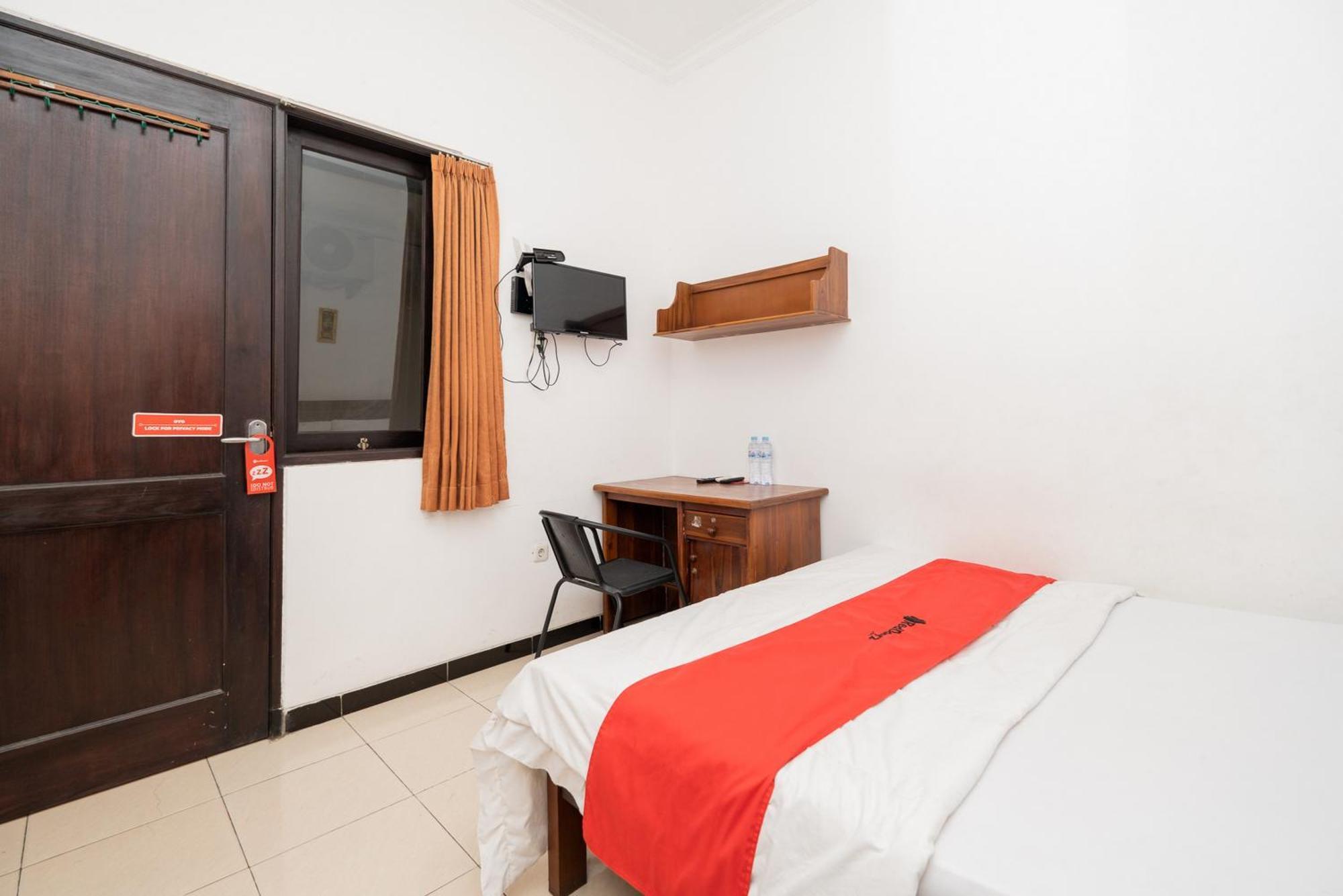 OYO Flagship 90524 Holistay Surabaya New Bagian luar foto