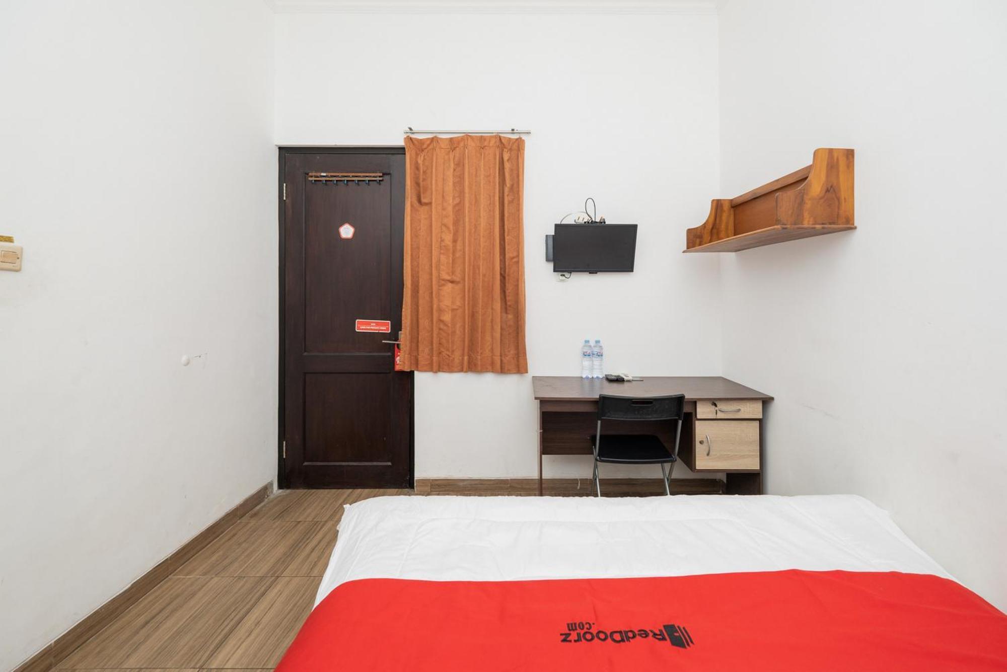 OYO Flagship 90524 Holistay Surabaya New Bagian luar foto
