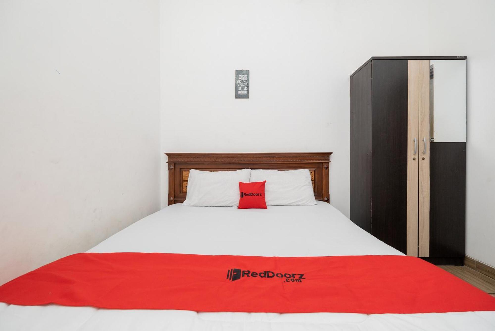 OYO Flagship 90524 Holistay Surabaya New Bagian luar foto