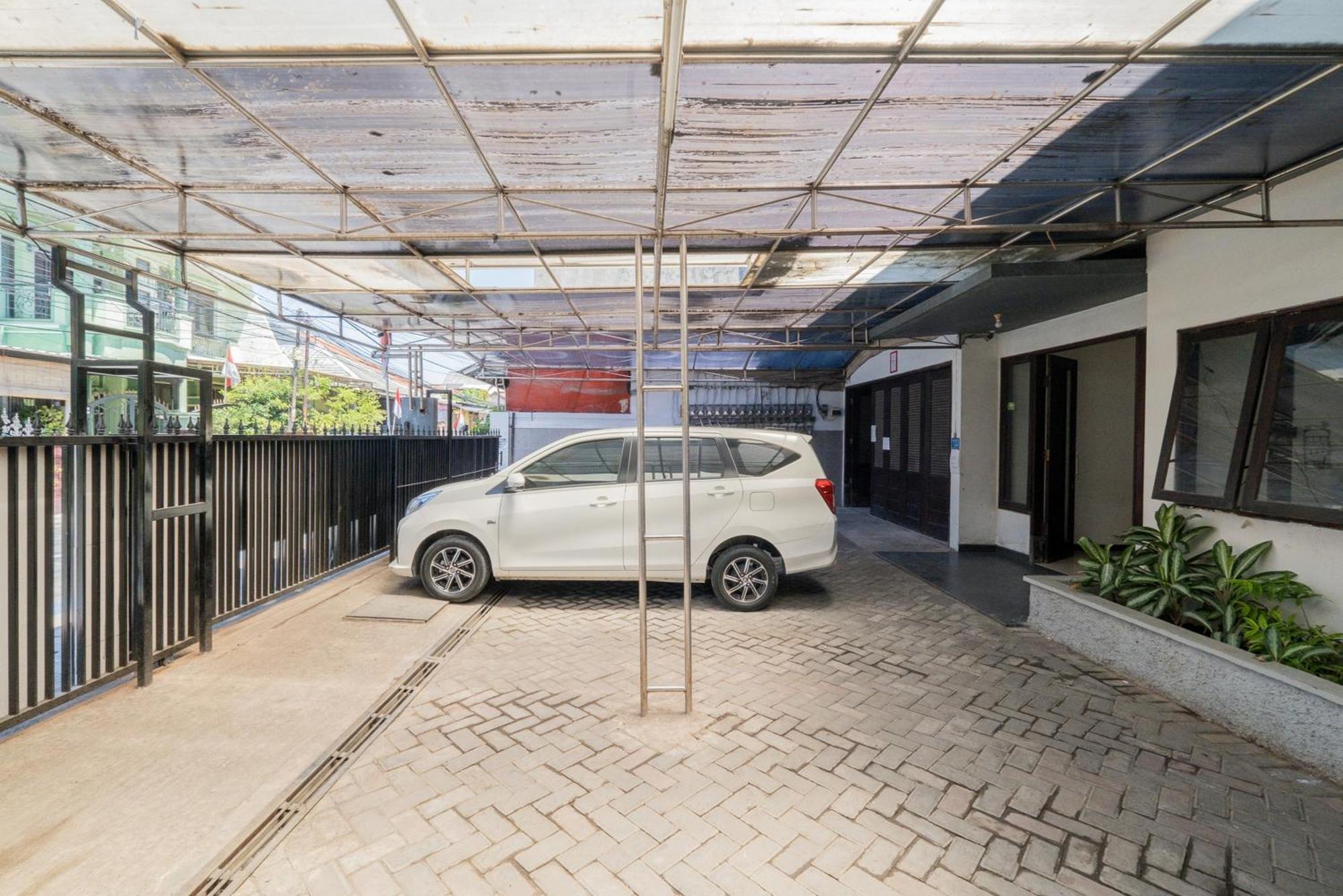 OYO Flagship 90524 Holistay Surabaya New Bagian luar foto