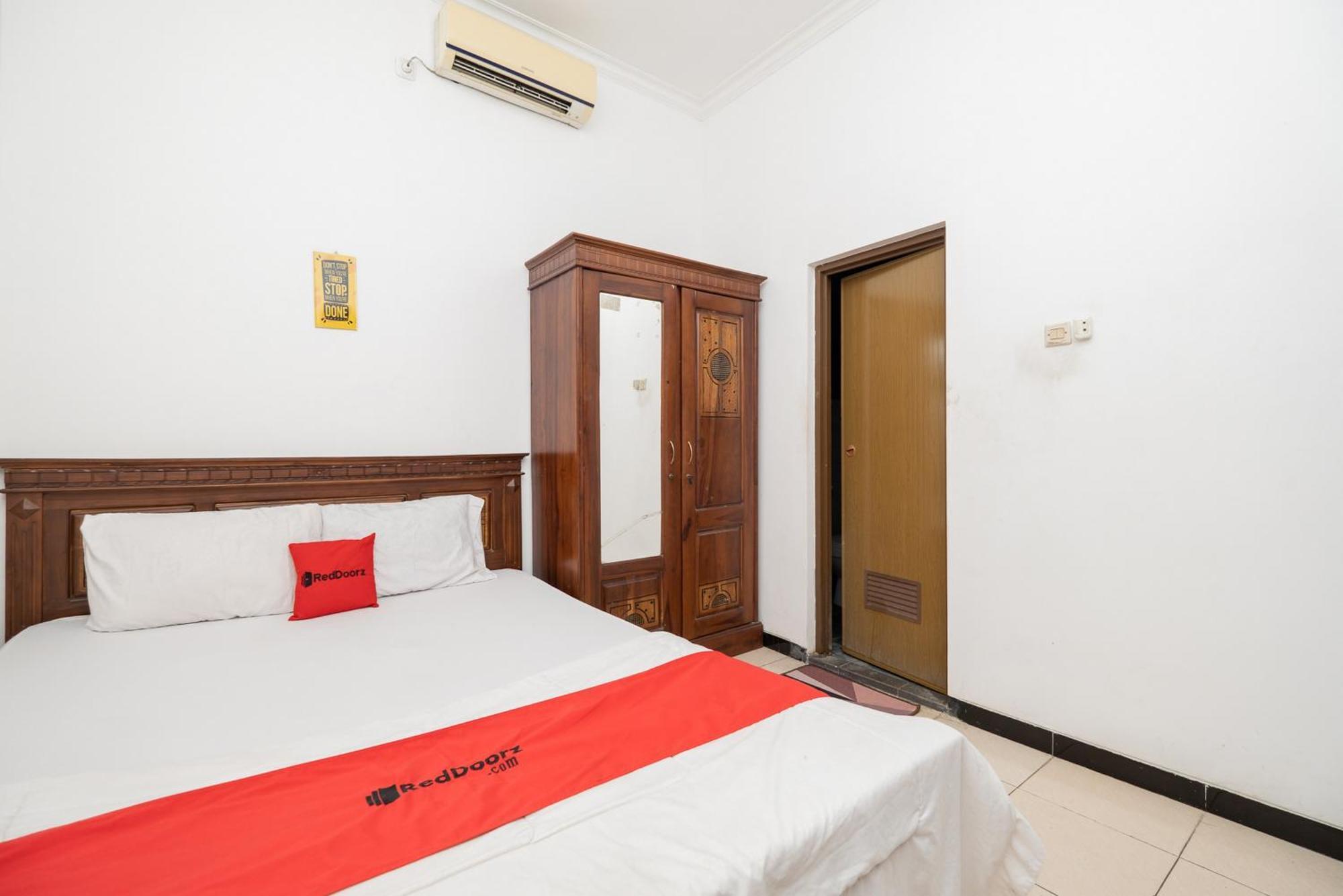 OYO Flagship 90524 Holistay Surabaya New Bagian luar foto